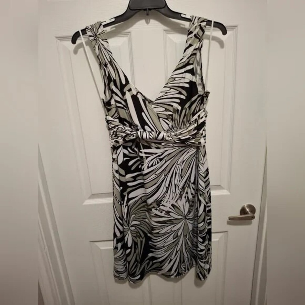 3/$15 Jonathan Martin Small Black White Tan Print Sleeveless V-Neck A-Line Dress